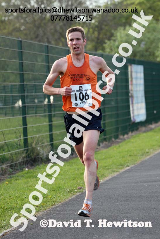 Clive Cookson 10k Road Race, Whitley Bay. Photo: David T. Hewitson/Sports for All Pics